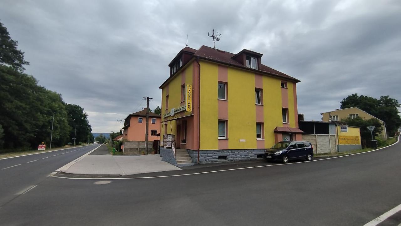 Apartman Amsel Ostrov  Buitenkant foto